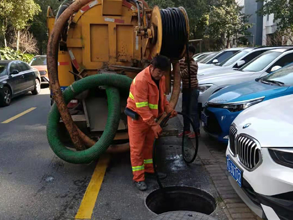 加格达奇排污管道清淤