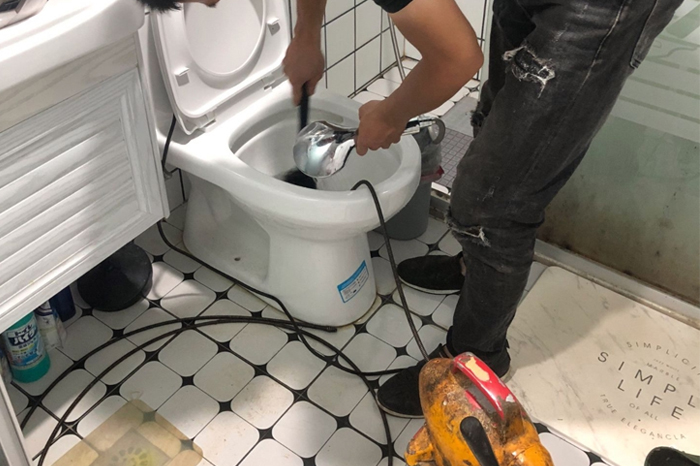 加格达奇马桶堵塞自己疏通还是找师傅？专业上门服务让你省时更省心